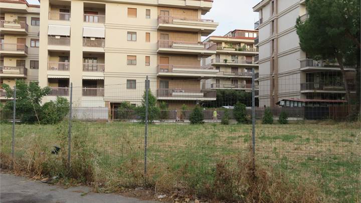 NUOVO MAI OCCUPATO MQ 90 + BOX