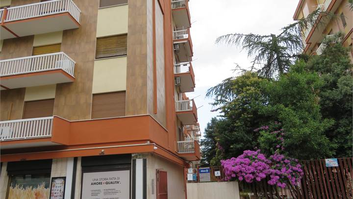 ARREDATO RISTRUTTURATO